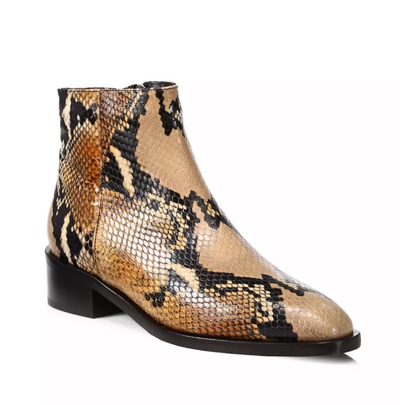 Aquatalia
Faelynn Snakeskin-Embossed Leather Ankle Boots women size 6.5 new - Picture 1 of 16
